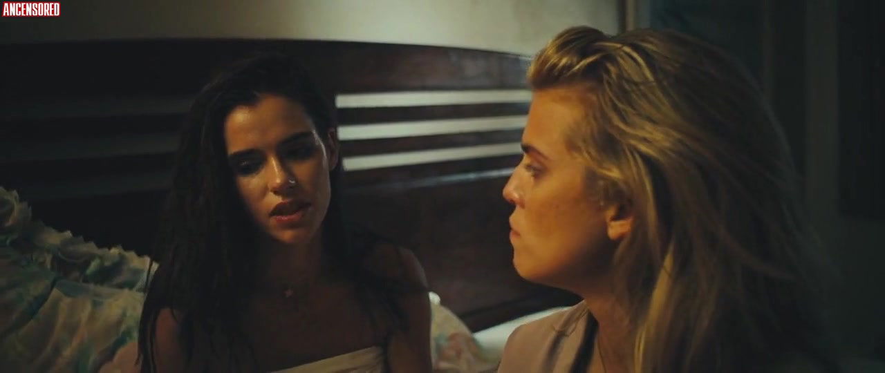 AnnaLynne McCord – feral state