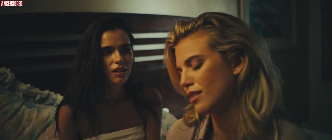 AnnaLynne McCord – feral state