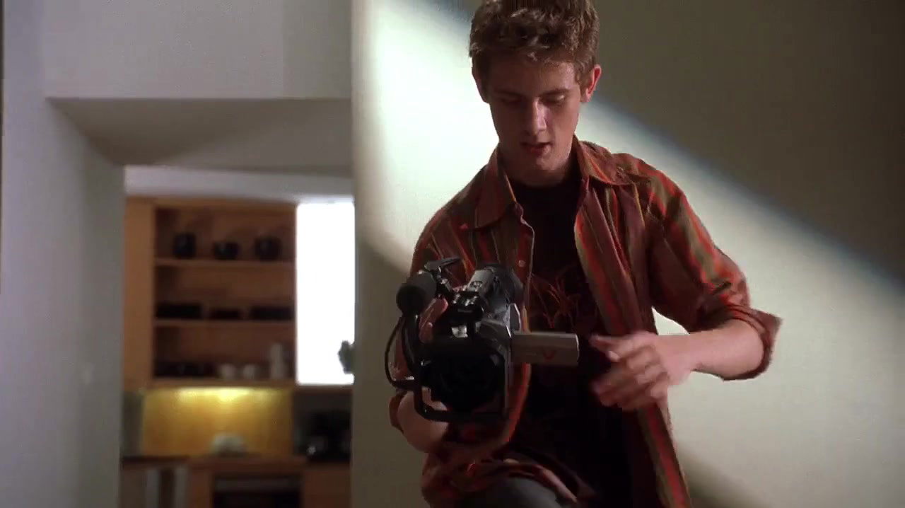 Anne Hathaway – Havoc