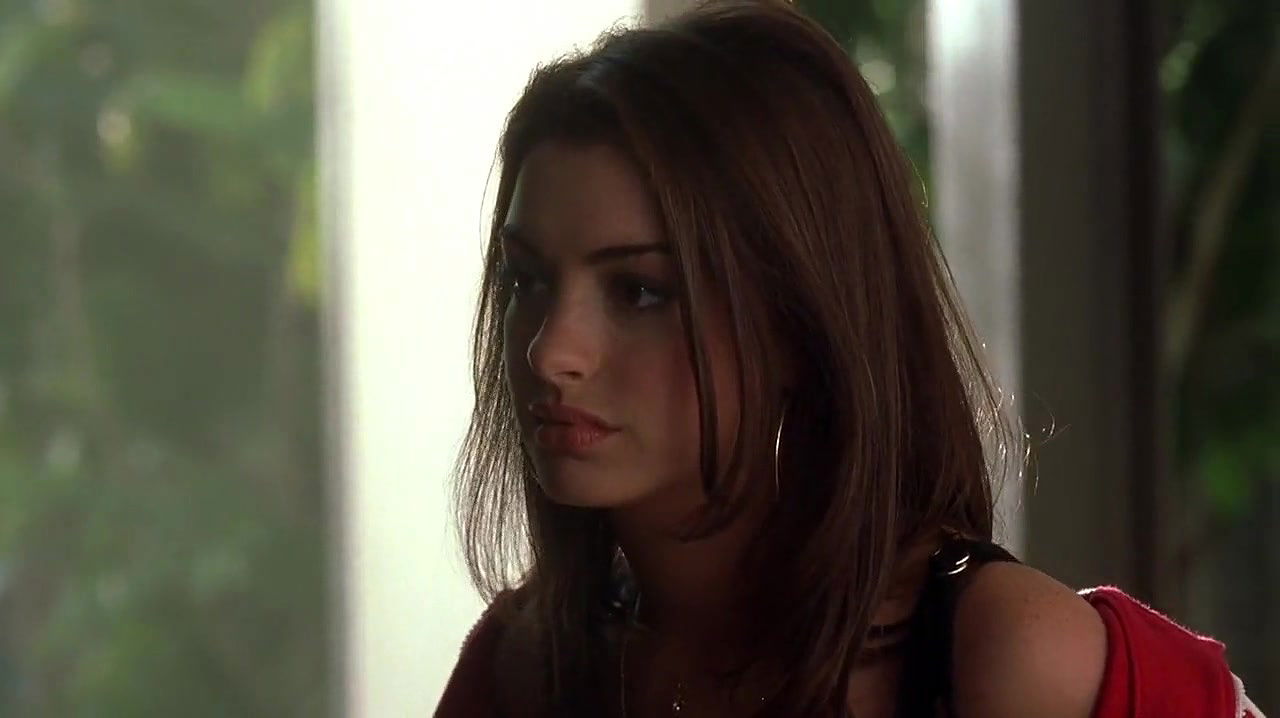 Anne Hathaway – Havoc