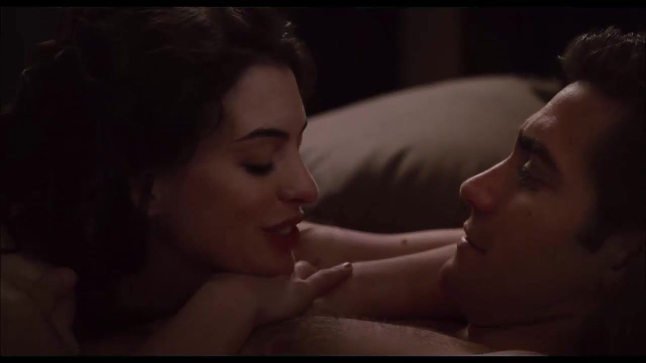 Anne Hathaway – Love and Other Drugs