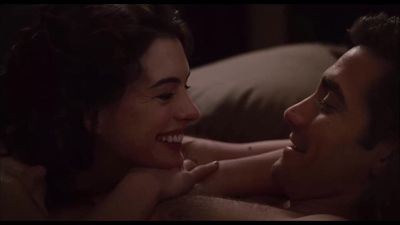 Anne Hathaway – Love and Other Drugs