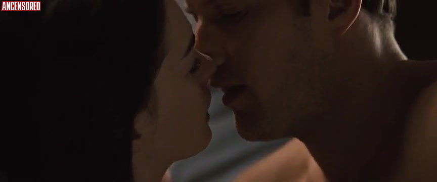 Anne Hathaway – passengers 2