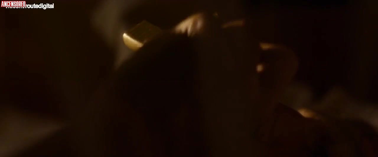 Anne Hathaway – serenity 2