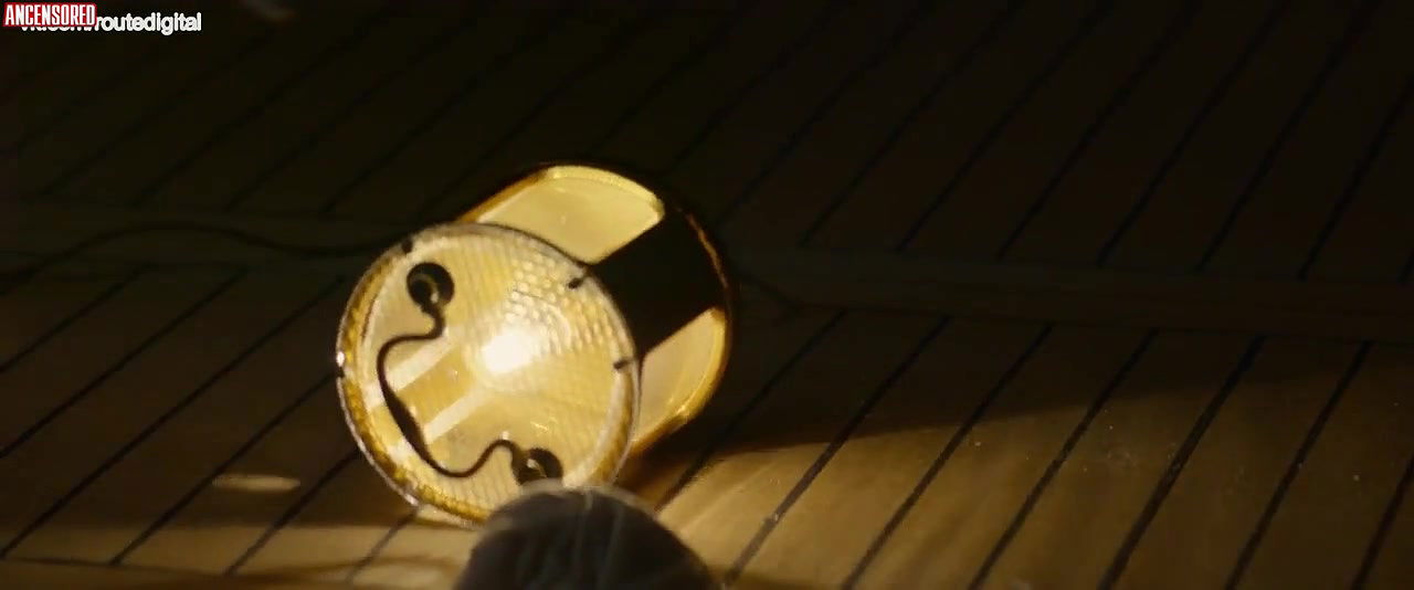 Anne Hathaway – serenity 2