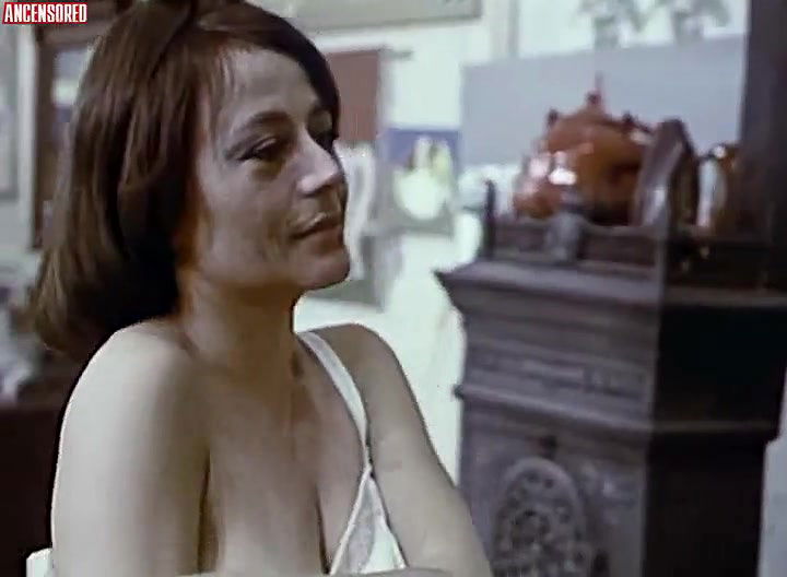 Annie Girardot – it rains in my village