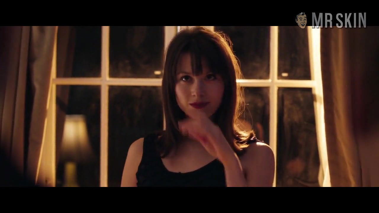 annie monroe – bad roomies