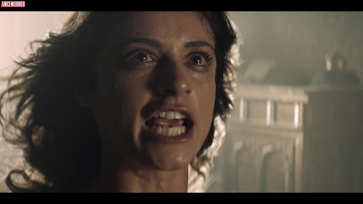 anya chalotra – the witcher