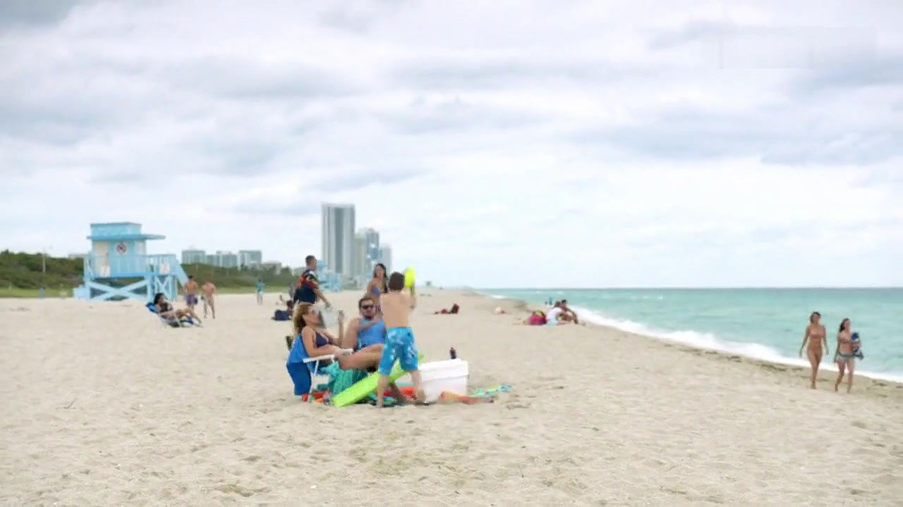 Arielle Kebbel – Ballers