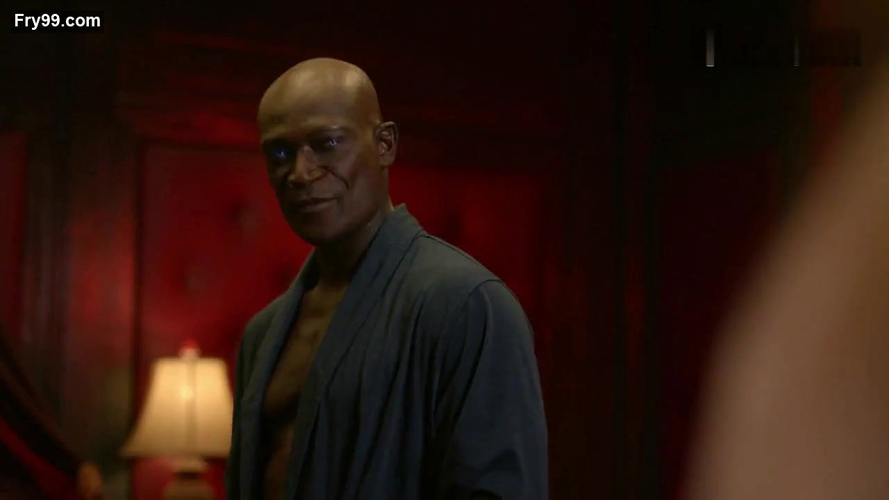 Arielle Kebbel – midnight texas