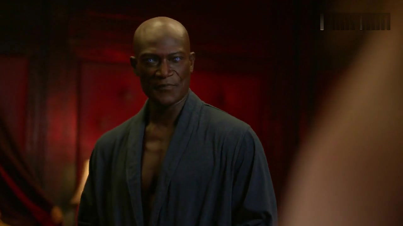 Arielle Kebbel – midnight texas