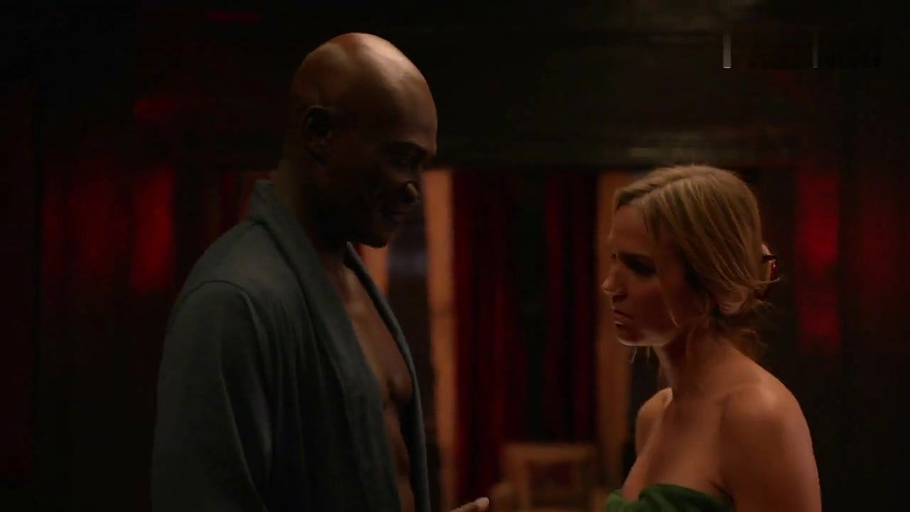 Arielle Kebbel – midnight texas