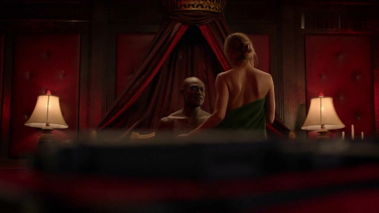 Arielle Kebbel – midnight texas