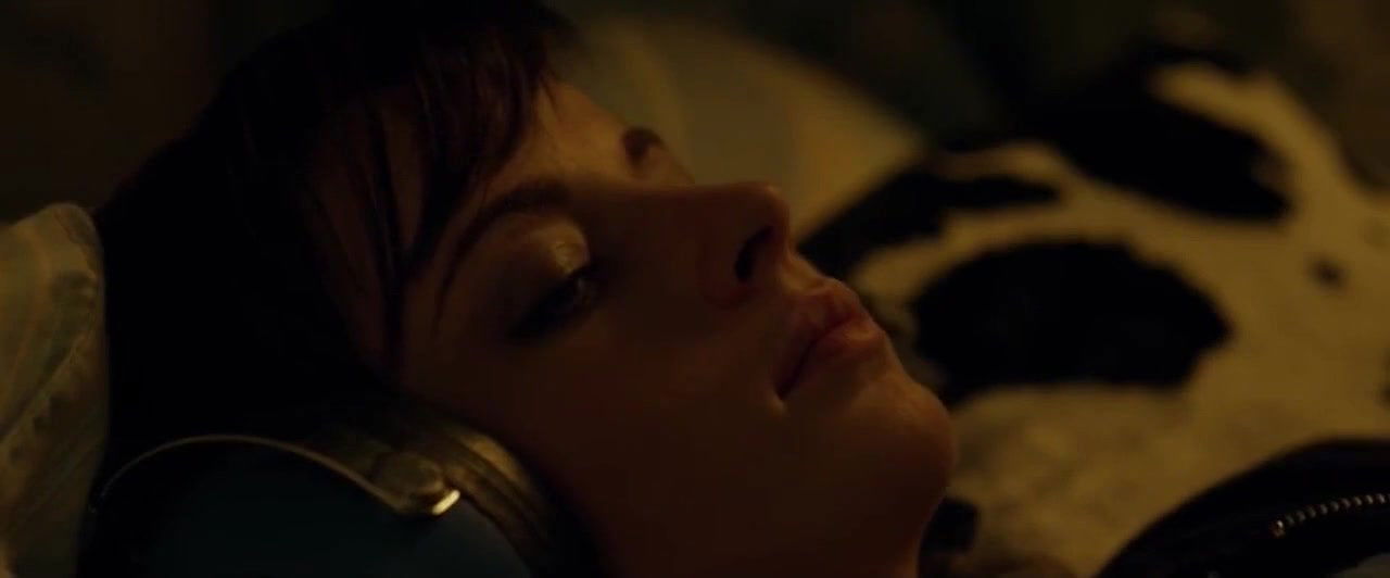 Ashley Rickards – At the Devil s Door