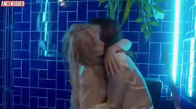 Asia Argento – alien crystal palace