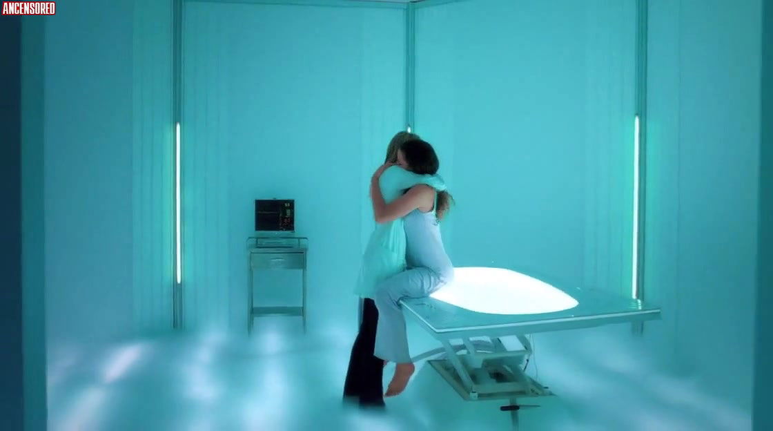 athena karkanis – Lost Girl