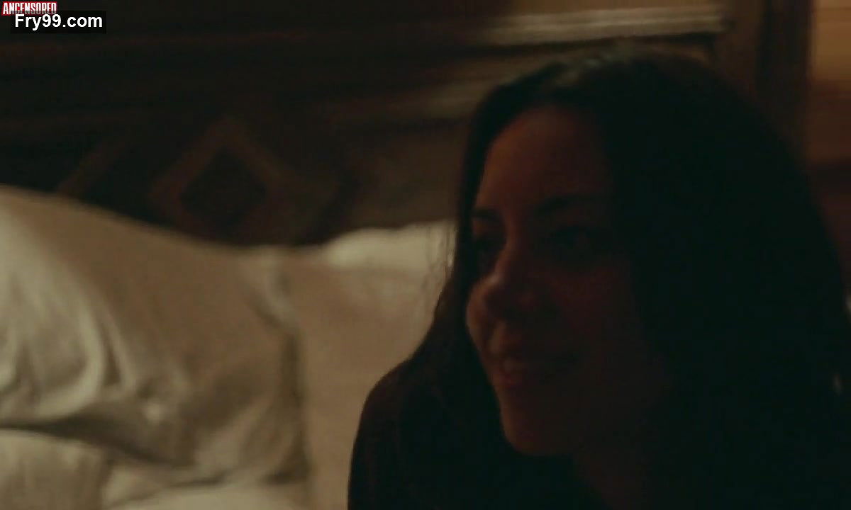 Aubrey Plaza – black bear