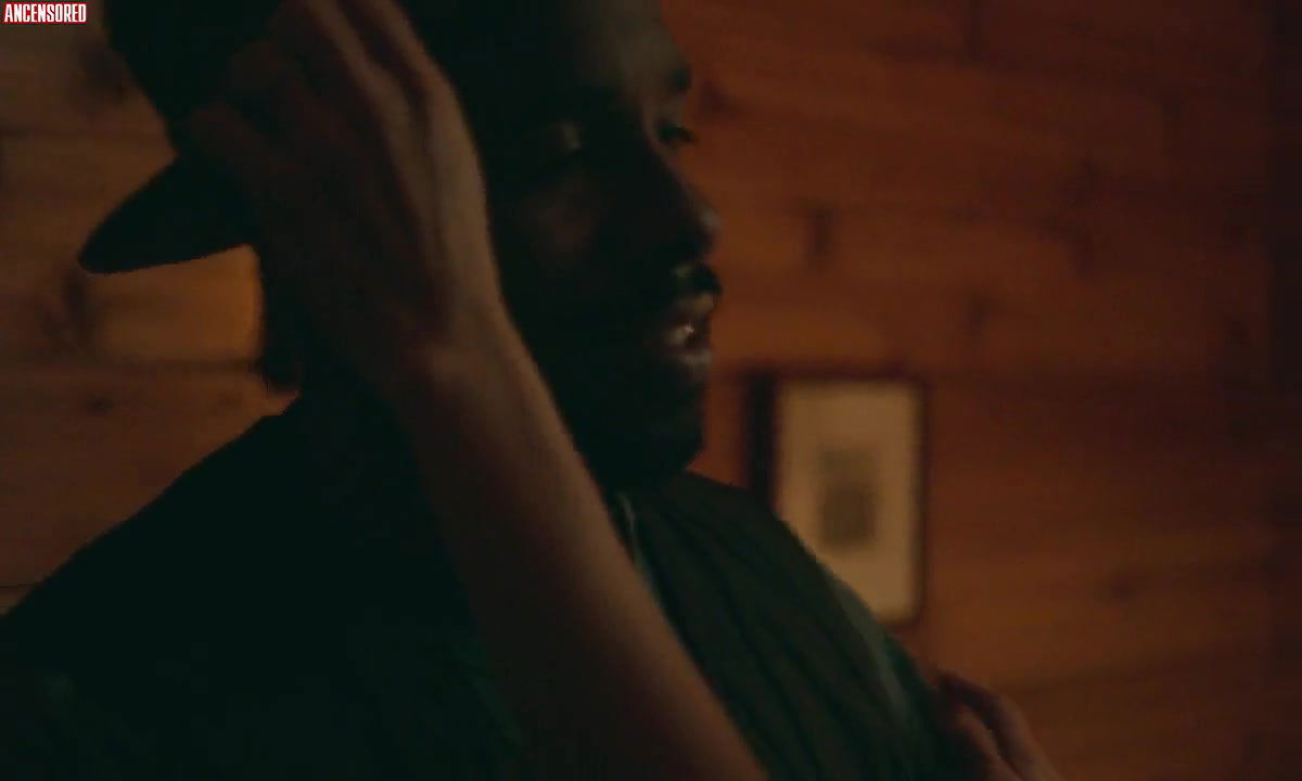 Aubrey Plaza – black bear