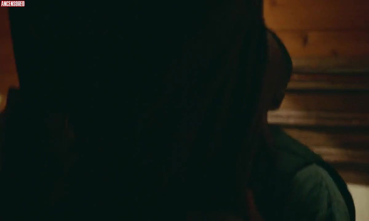 Aubrey Plaza – black bear