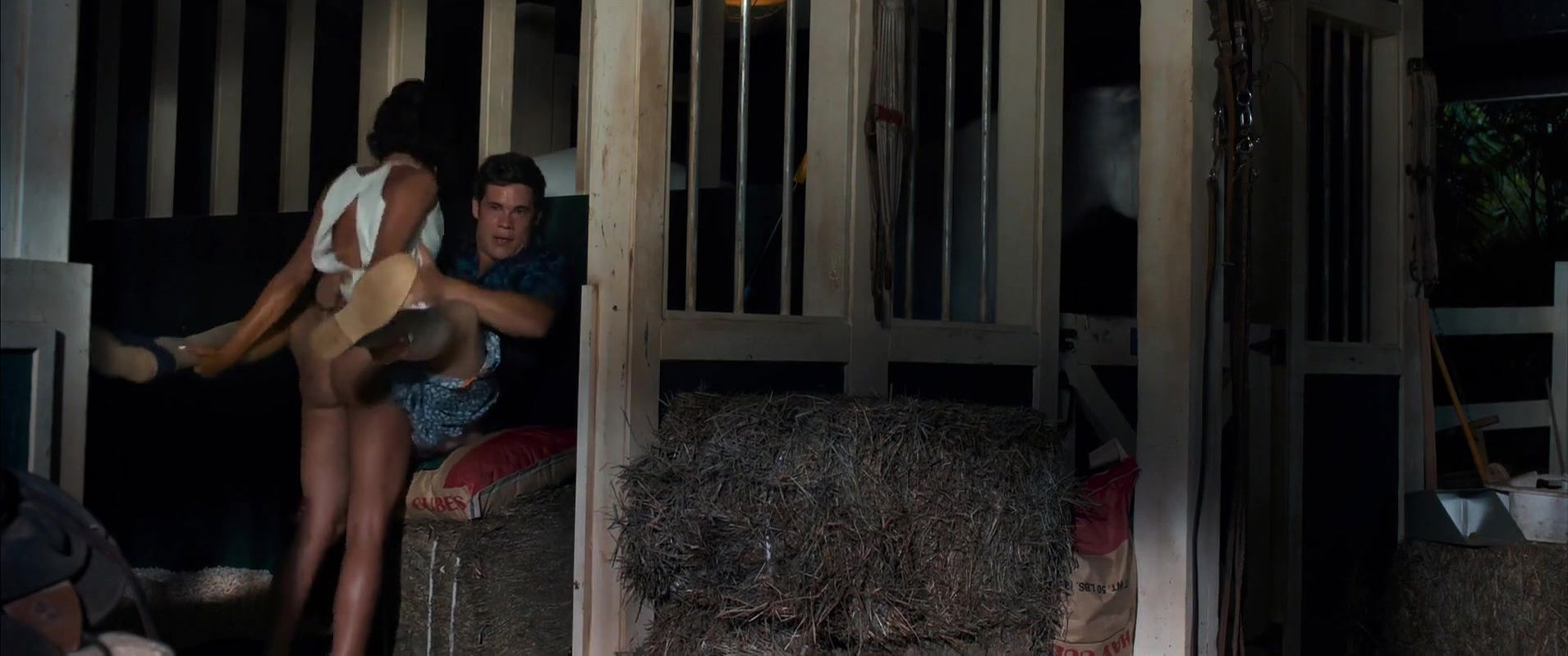 Aubrey Plaza – mike and dave need wedding dates