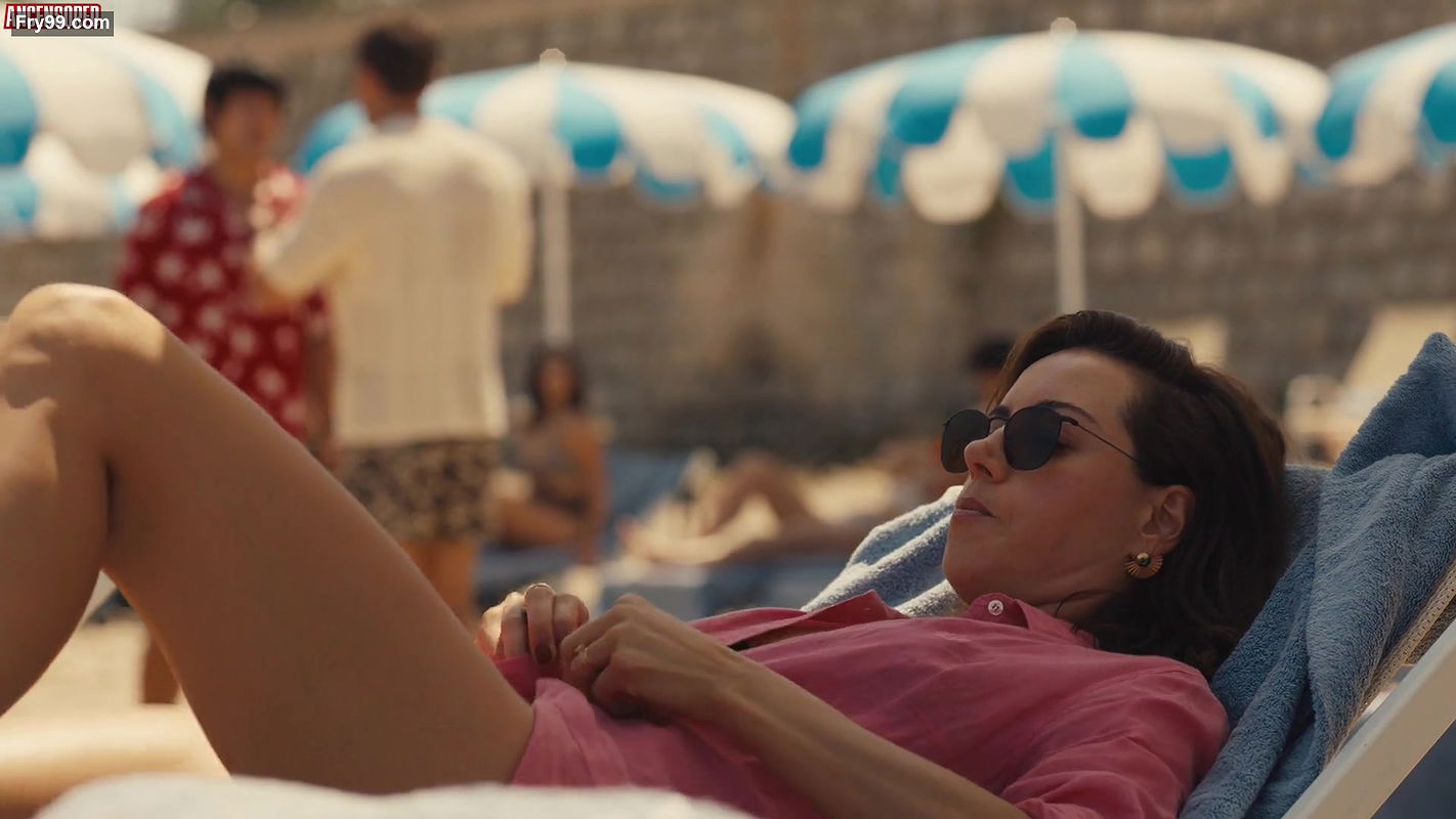 Aubrey Plaza – the white lotus