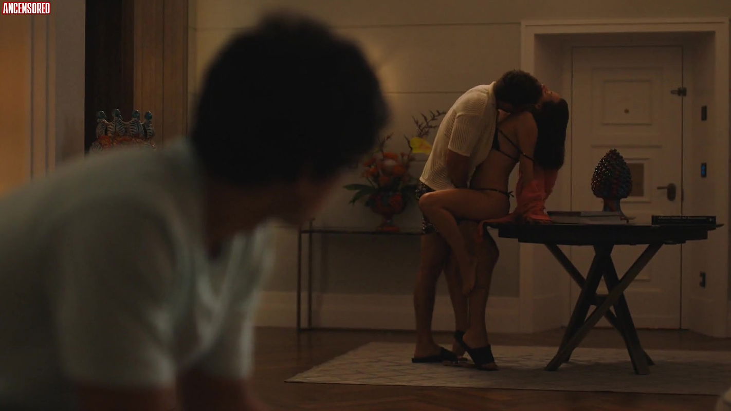 Aubrey Plaza – the white lotus