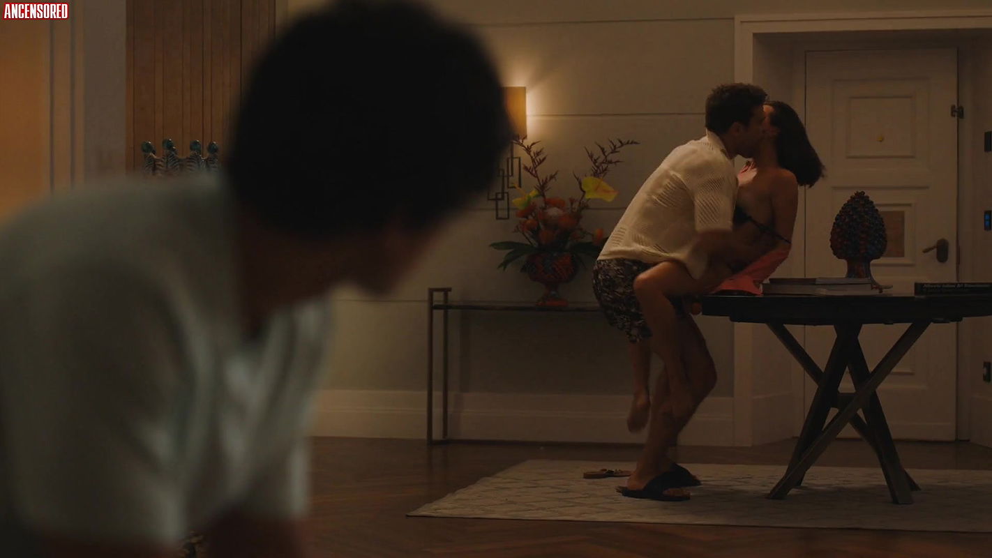 Aubrey Plaza – the white lotus