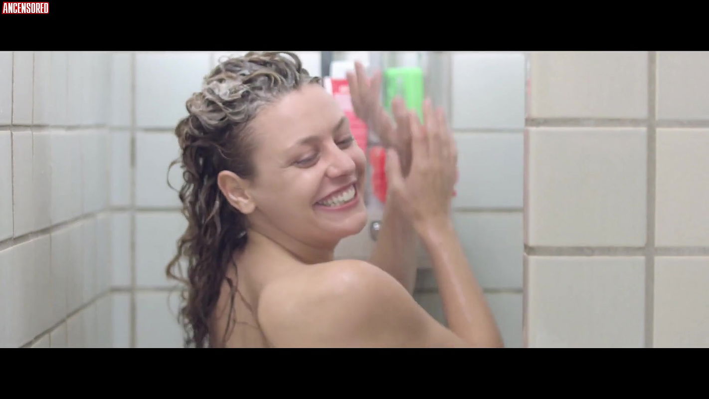 aurelia bonta – showers