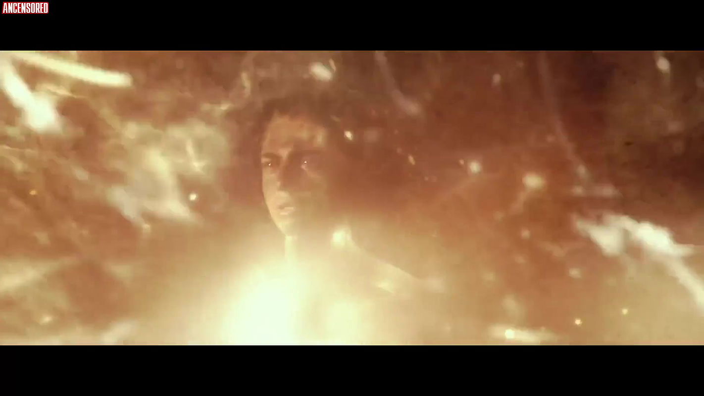 aurora giovinazzo – freaks out