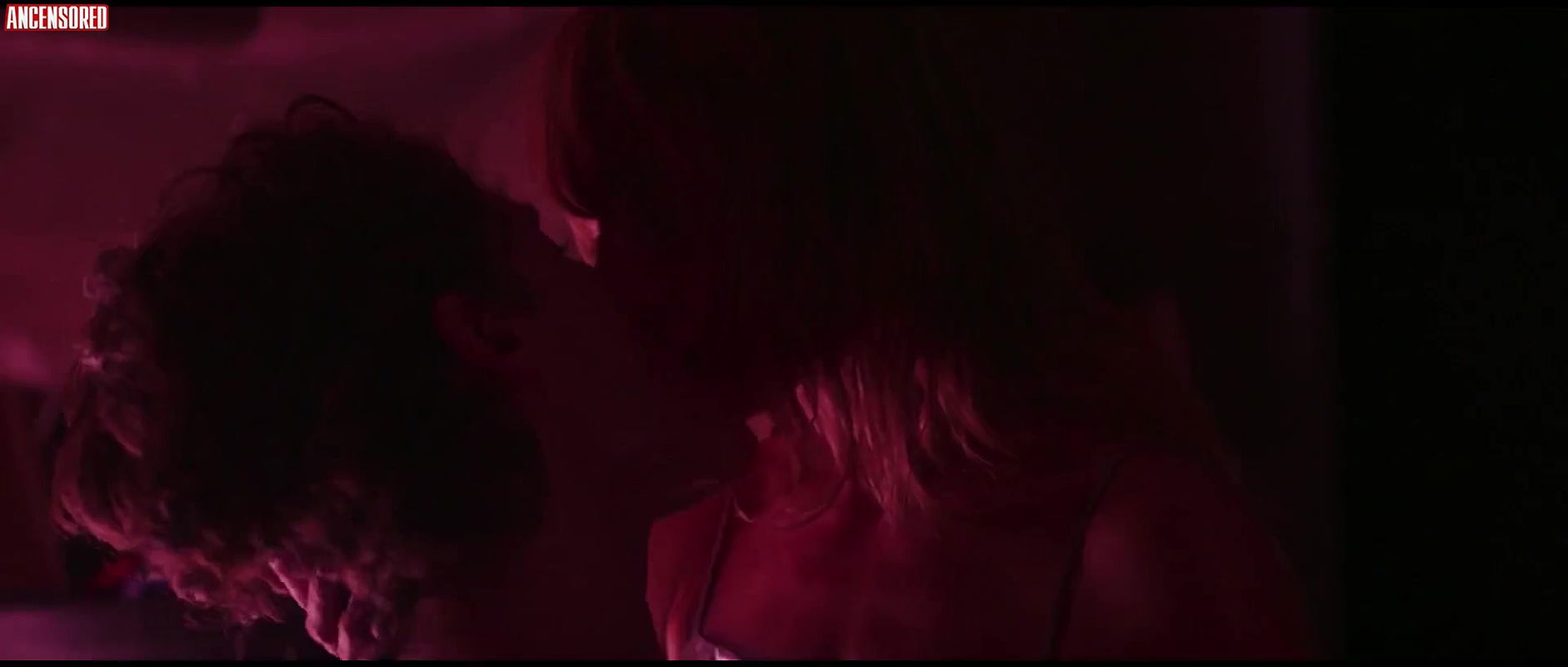 Axelle Laffont – milf 2