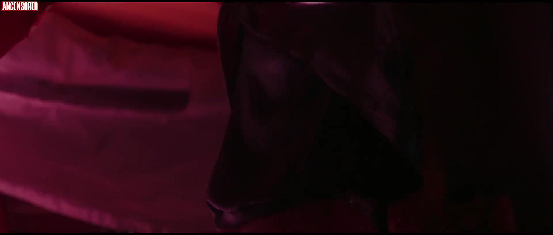 Axelle Laffont – milf 2