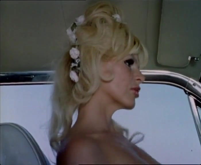 Babette Bardot – Mondo Topless