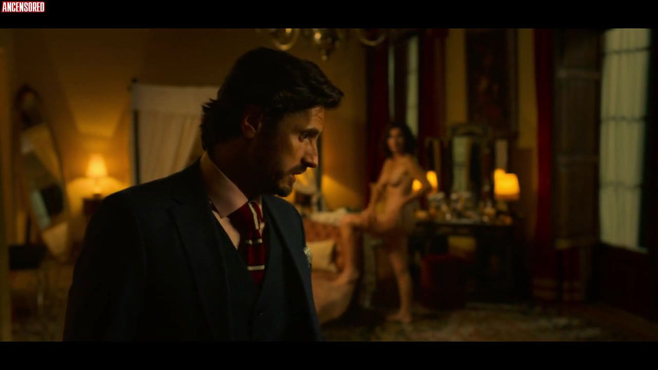 Bel Lopez – white lines