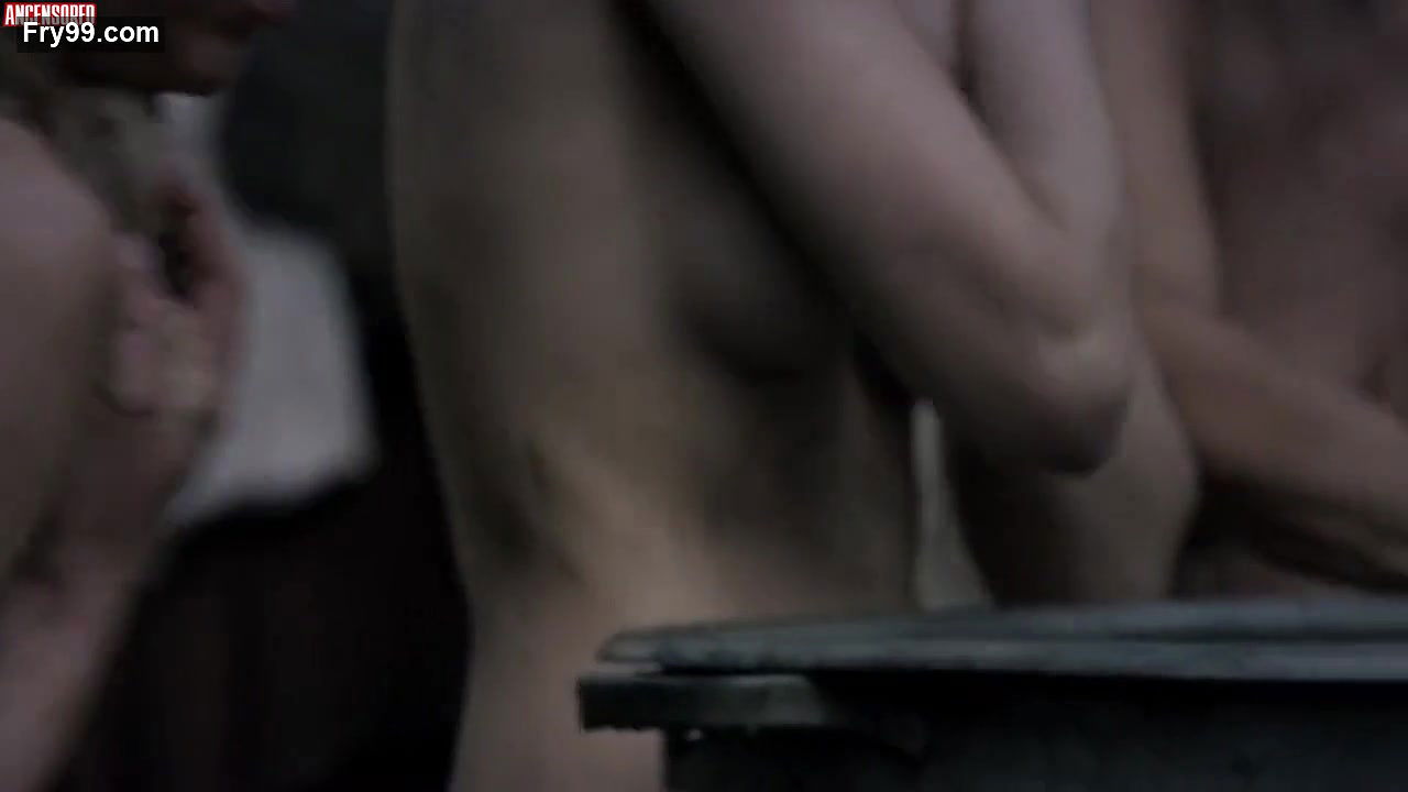 Bel Powley – ashes in the snow