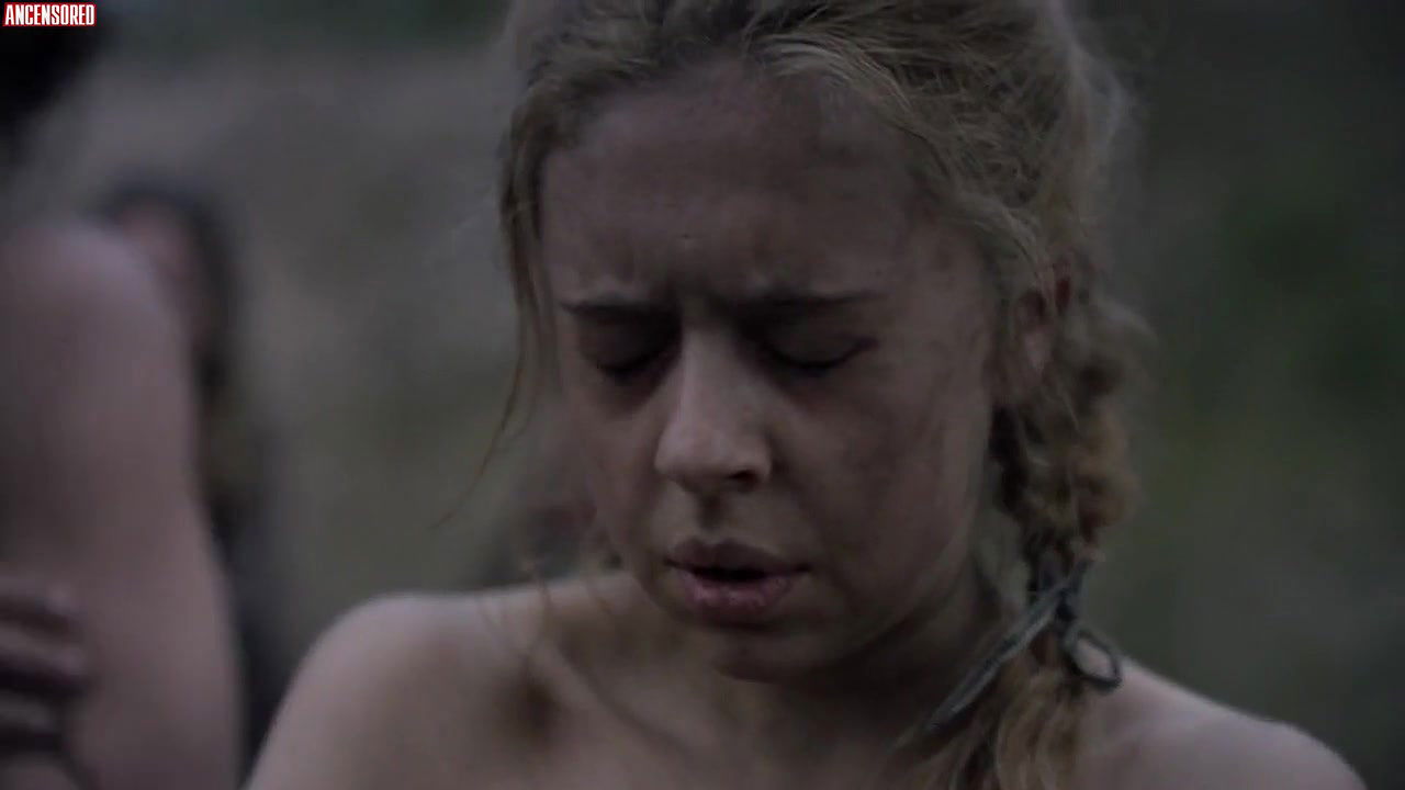 Bel Powley – ashes in the snow