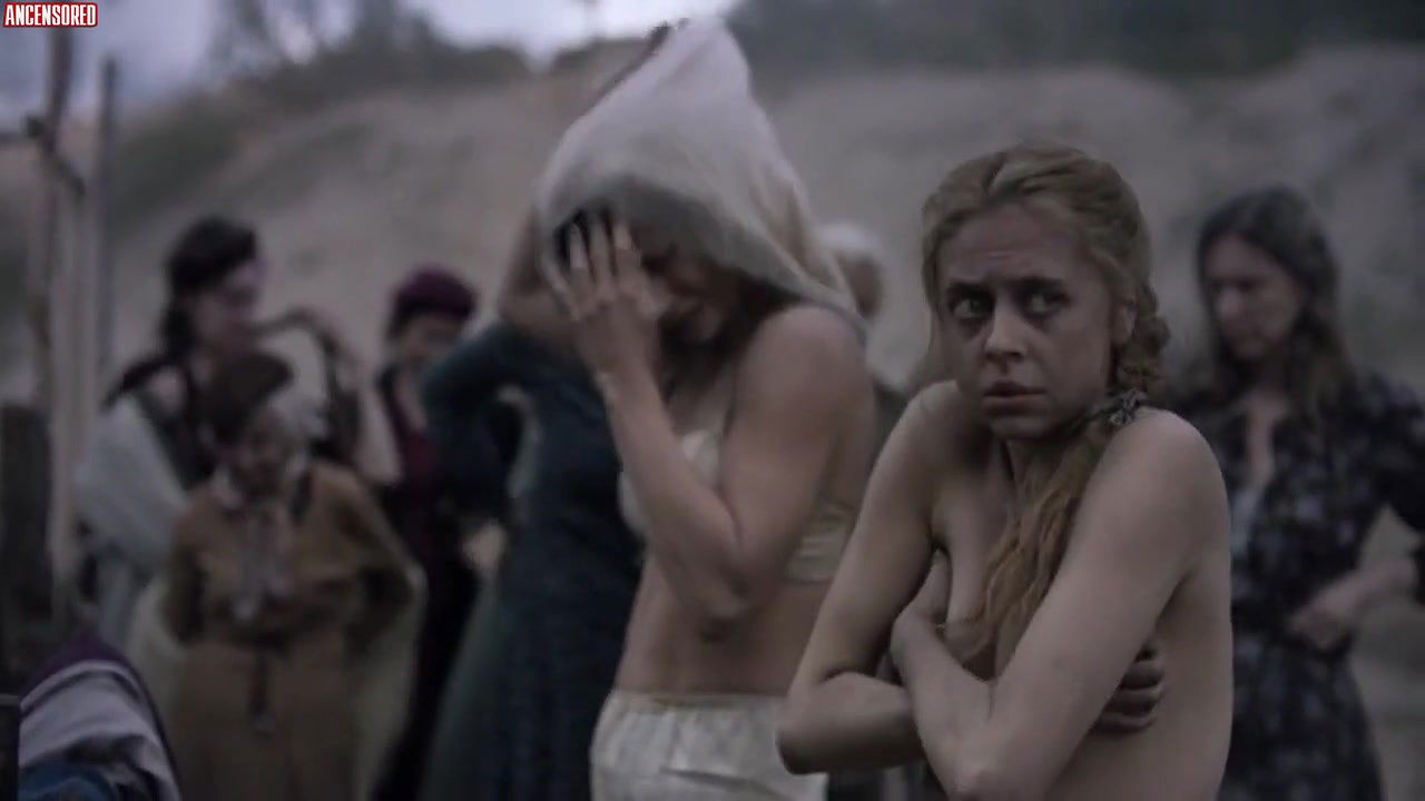 Bel Powley – ashes in the snow