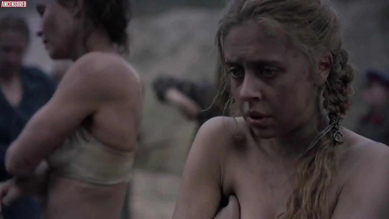 Bel Powley – ashes in the snow