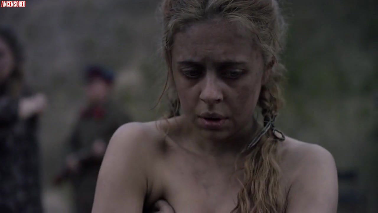 Bel Powley – ashes in the snow