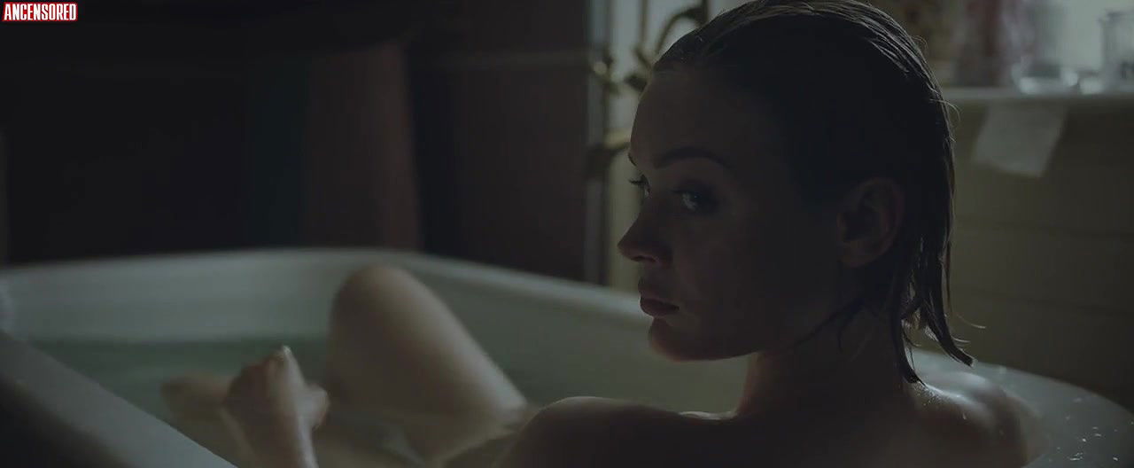 Bella Heathcote – relic