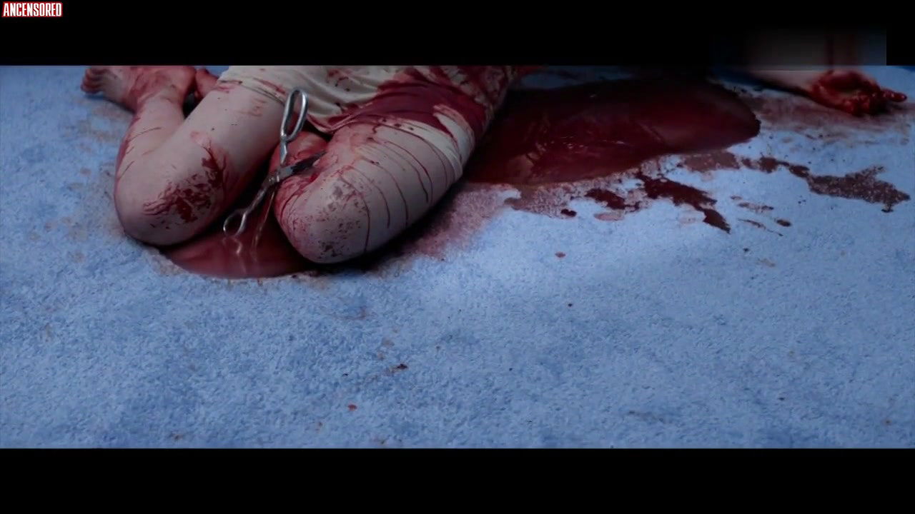 Bella Heathcote – The Neon Demon