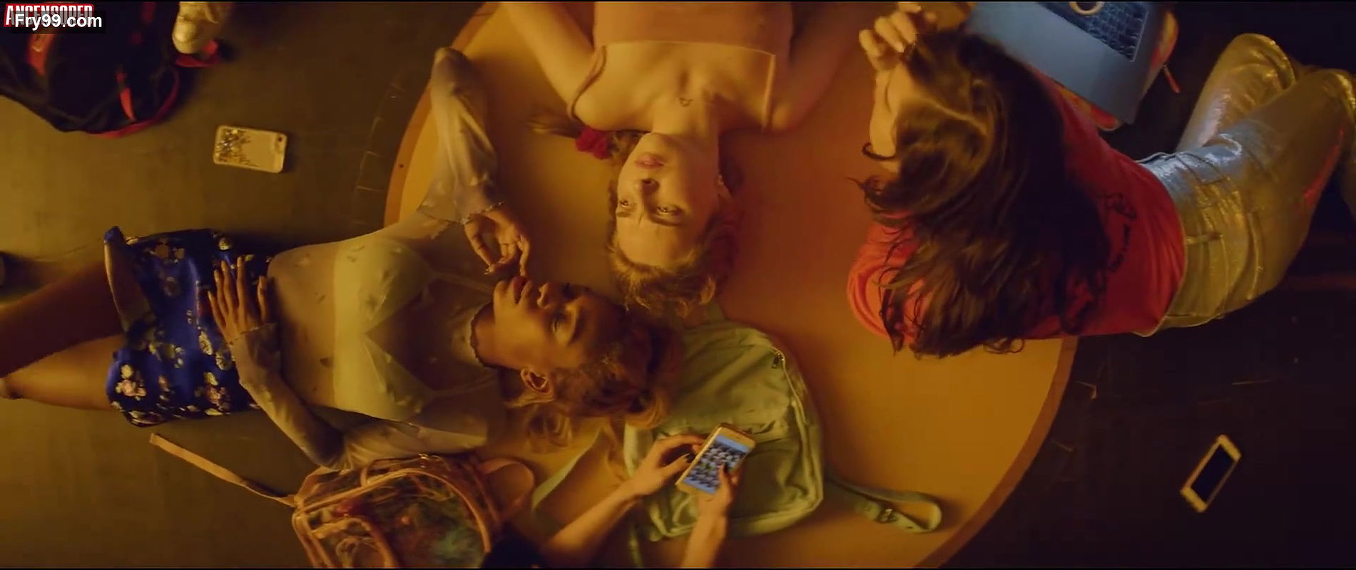 Bella Thorne – assassination nation