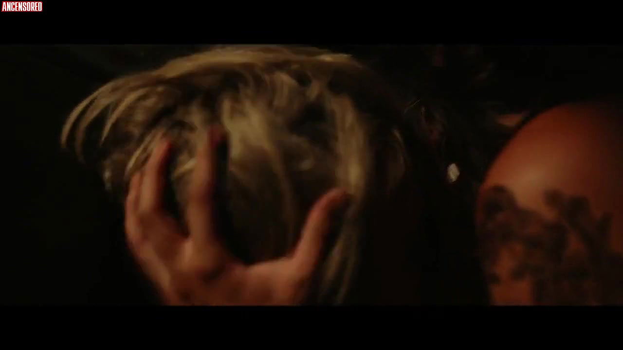 Bella Thorne – infamous