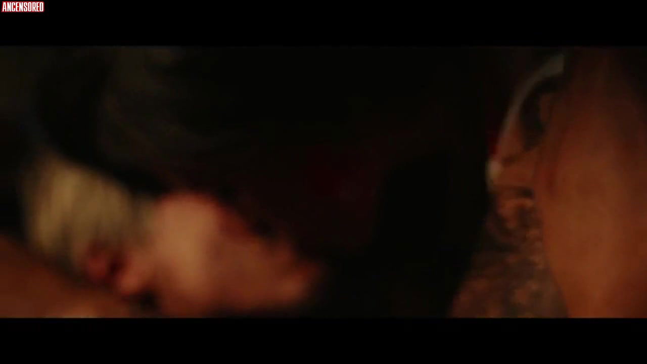 Bella Thorne – infamous