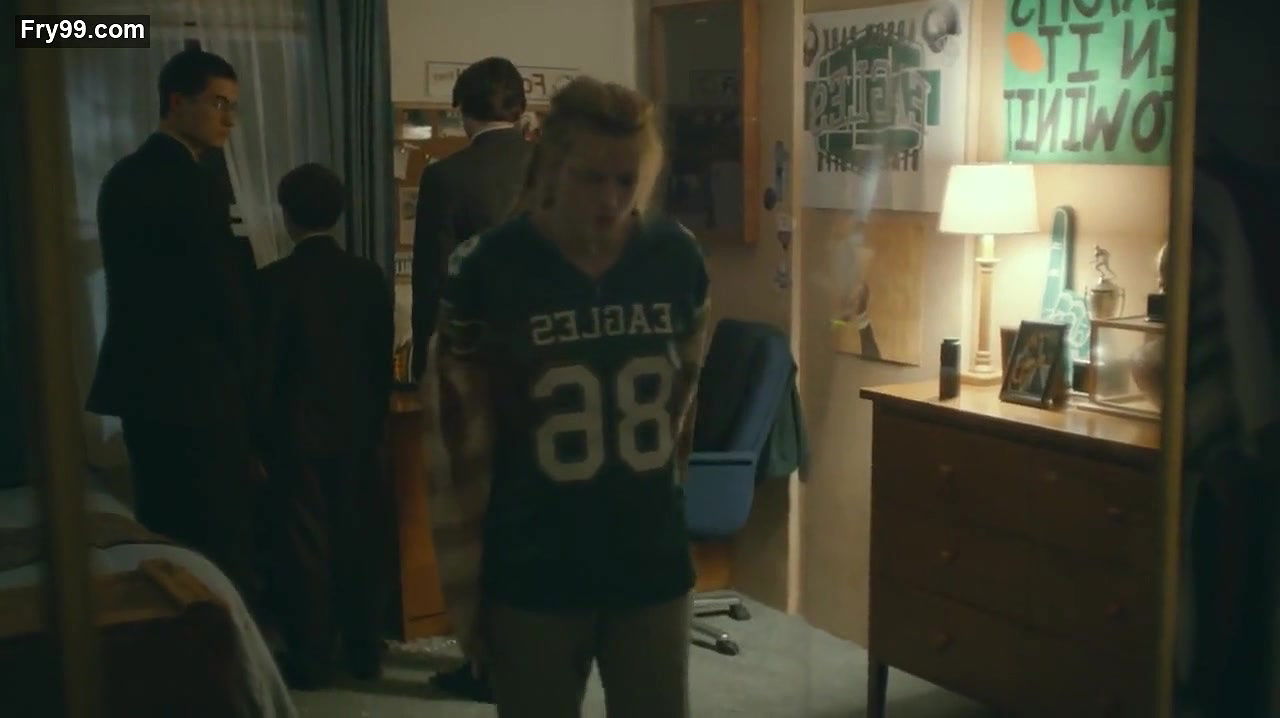 Bella Thorne – shovel buddies