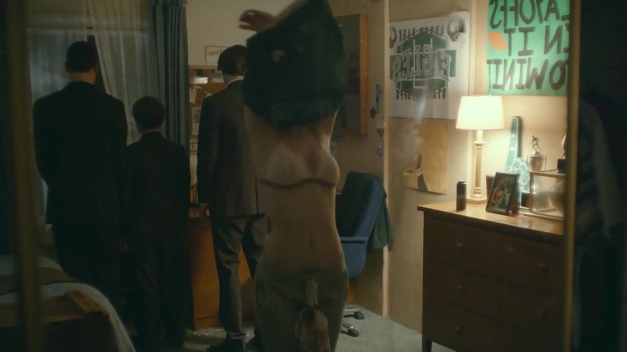 Bella Thorne – shovel buddies