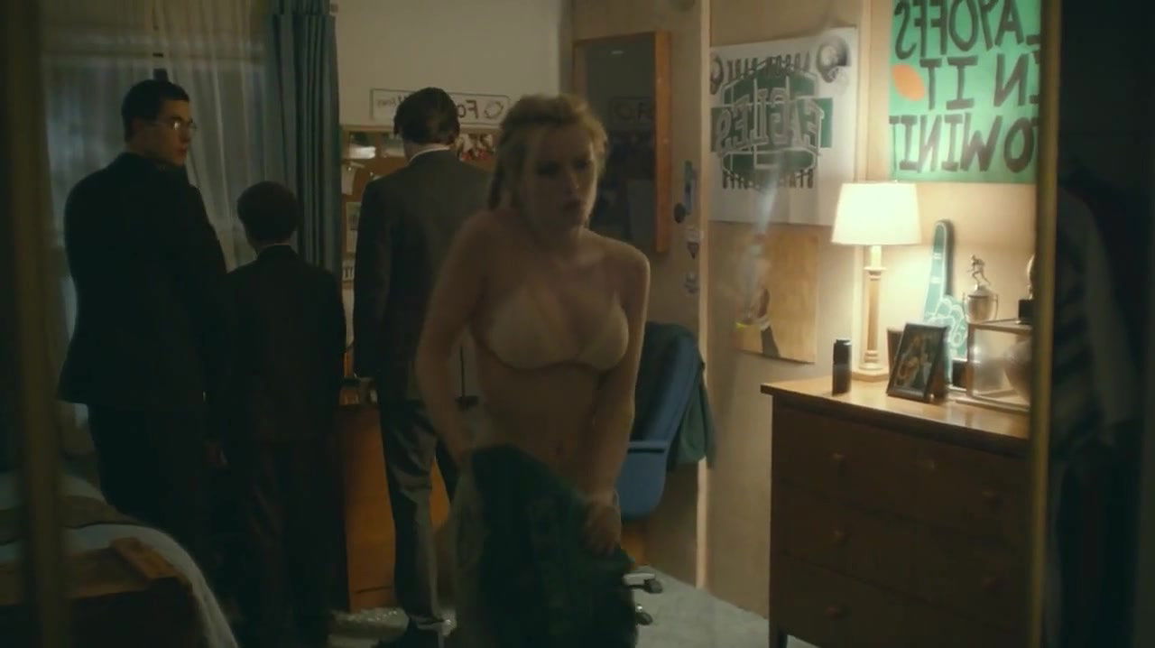 Bella Thorne – shovel buddies