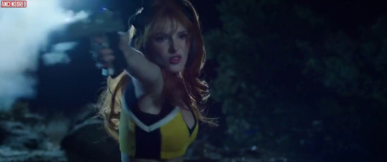 Bella Thorne – the babysitter killer queen