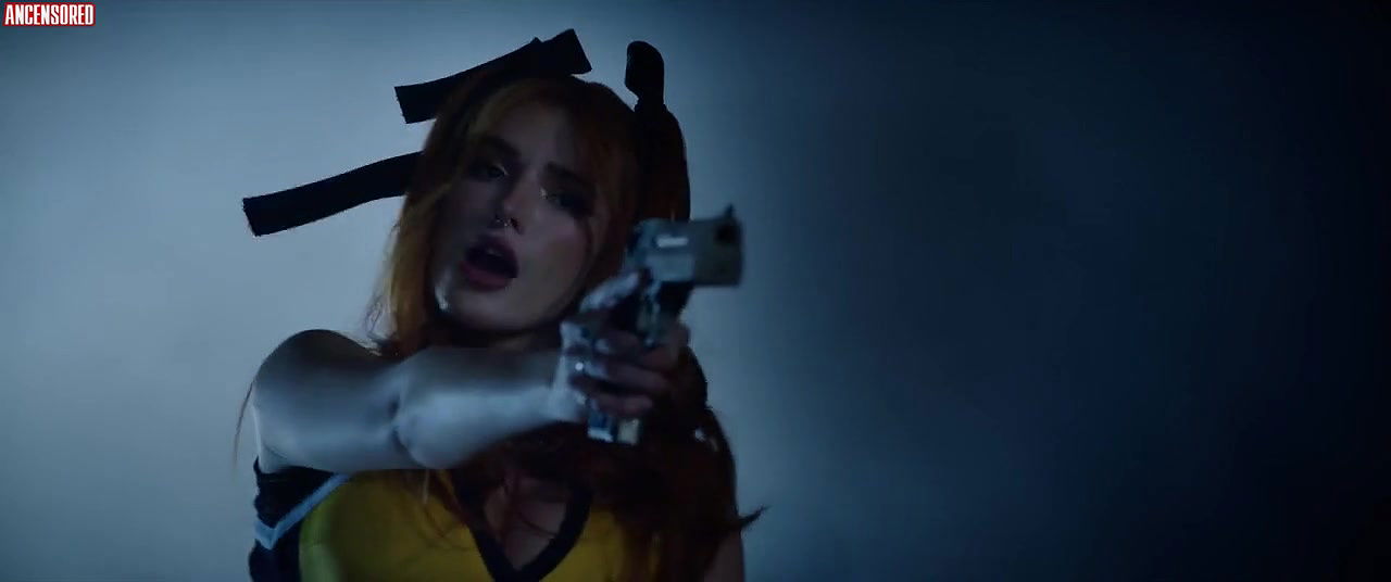 Bella Thorne – the babysitter killer queen
