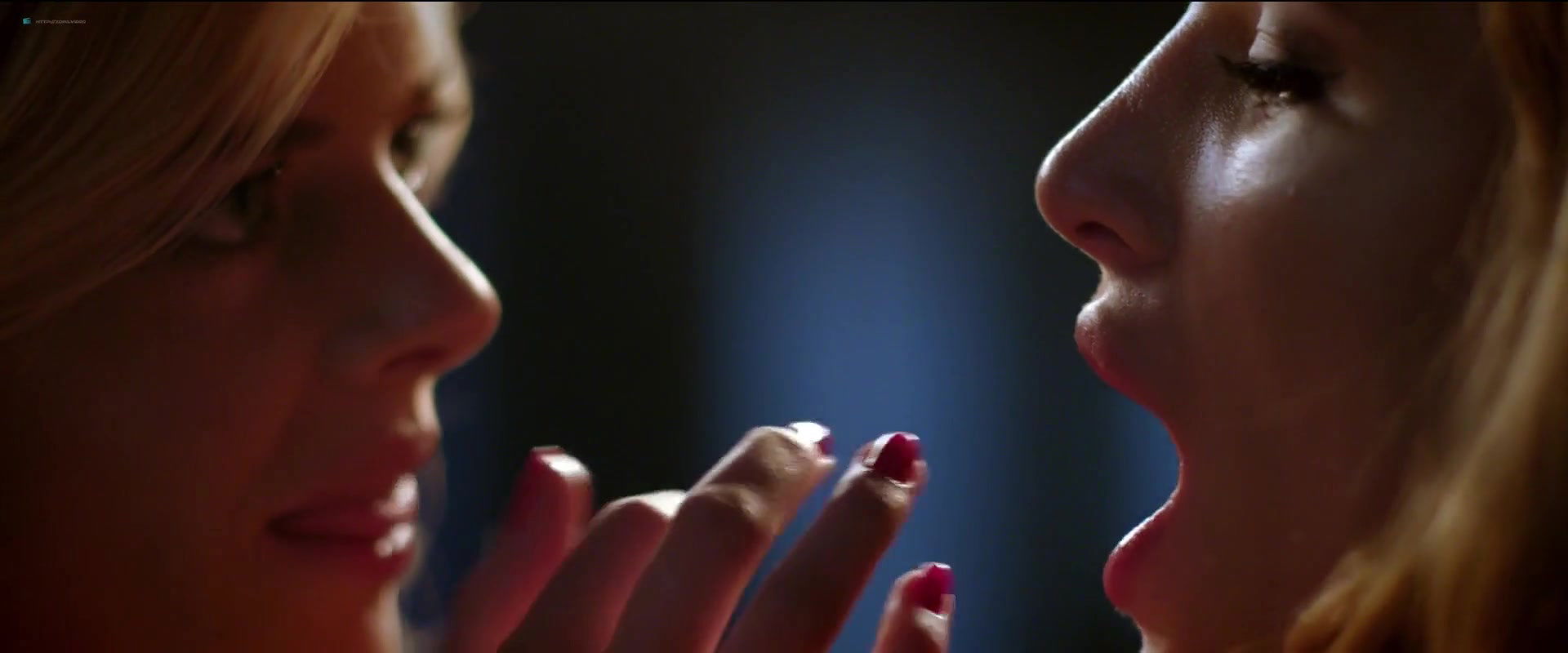 Bella Thorne – the babysitter