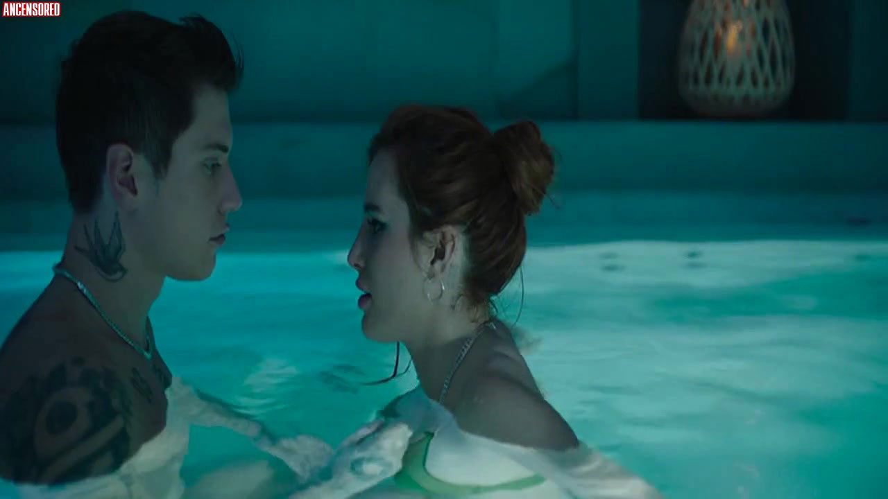 Bella Thorne – time is up